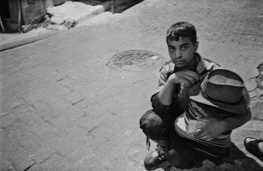 Arab boy / Hat Seller, Istanbul 2011